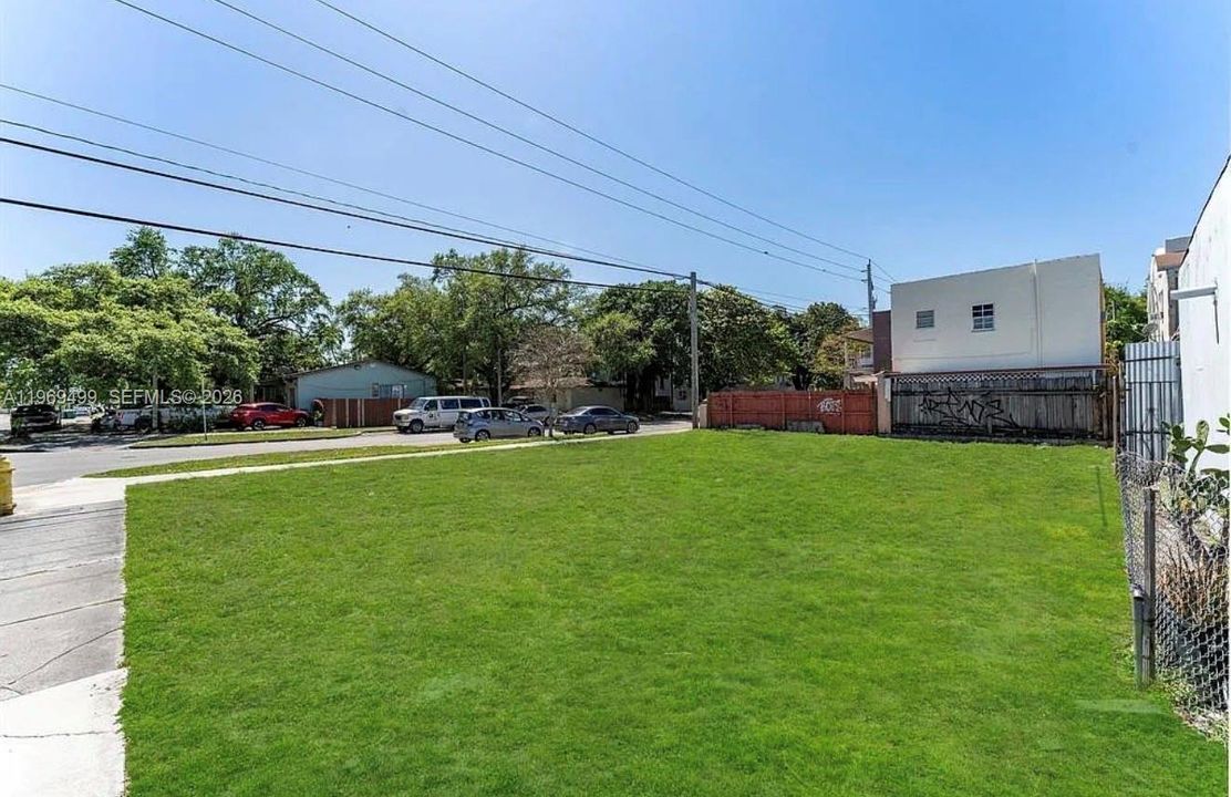 For Sale: $200,000 (0.07 acres)