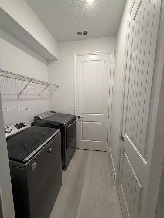 В аренду: $2,350 (3 спален, 3 ванн, 1747 Квадратных фут)
