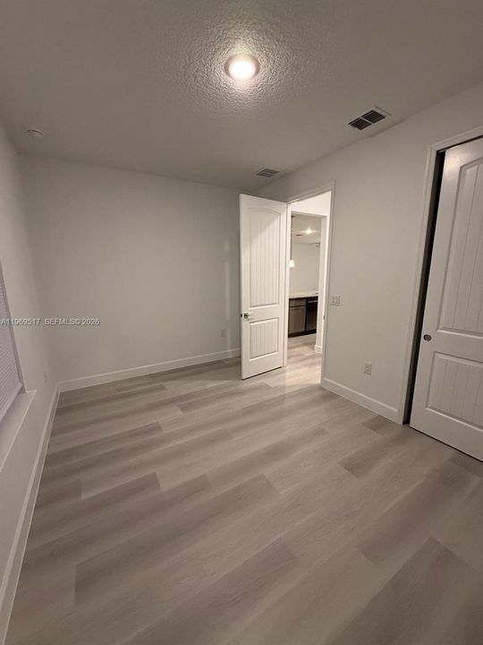 В аренду: $2,350 (3 спален, 3 ванн, 1747 Квадратных фут)