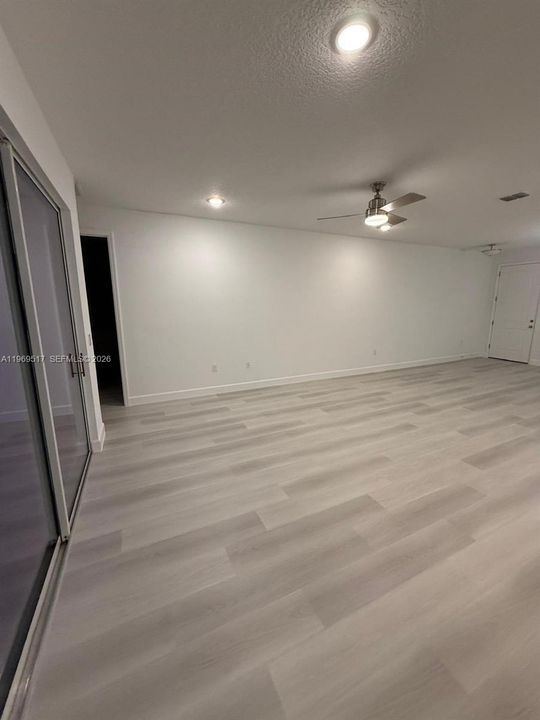 В аренду: $2,350 (3 спален, 3 ванн, 1747 Квадратных фут)