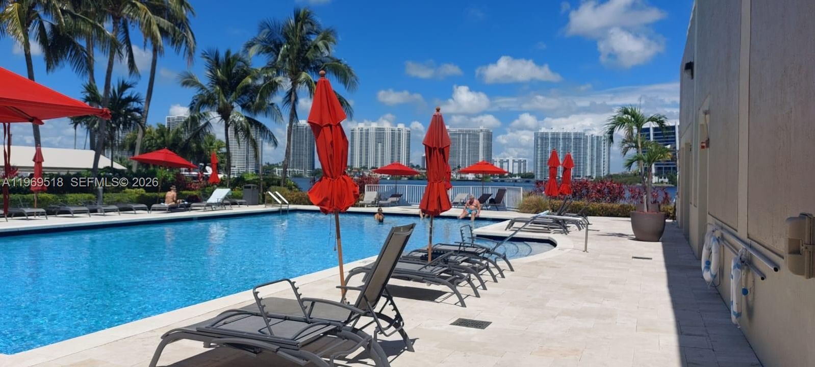 For Sale: $775,000 (2 beds, 2 baths, 1255 Square Feet)