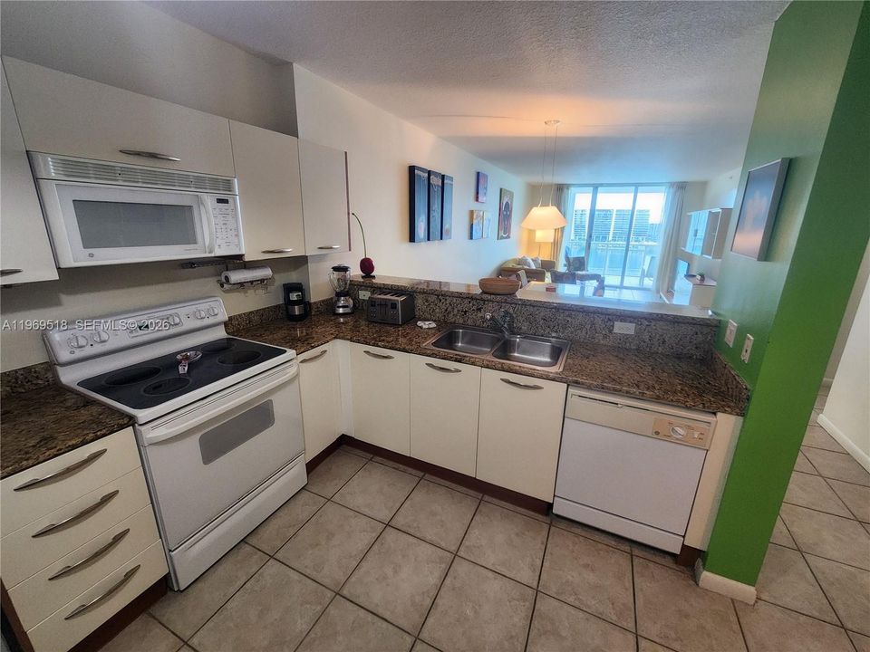For Sale: $775,000 (2 beds, 2 baths, 1255 Square Feet)