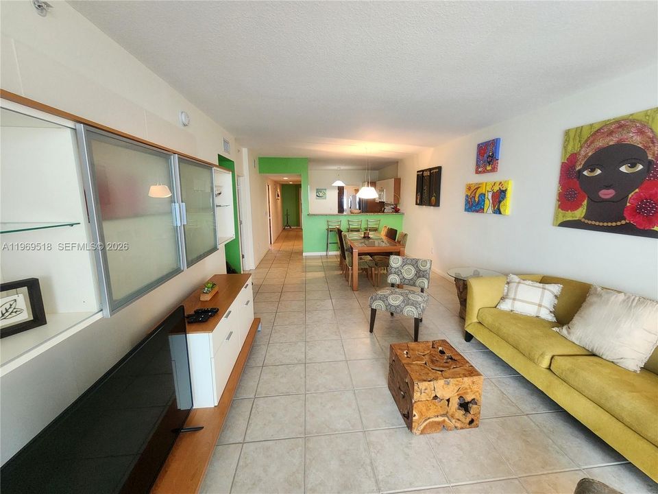 For Sale: $775,000 (2 beds, 2 baths, 1255 Square Feet)