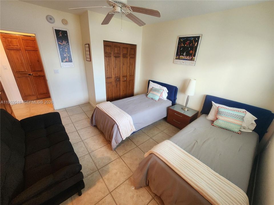For Sale: $775,000 (2 beds, 2 baths, 1255 Square Feet)