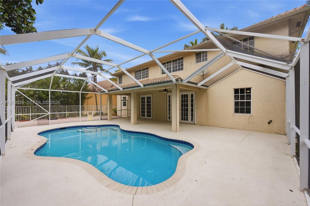 Activo con contrato: $1,400,000 (7 camas, 4 baños, 4094 Pies cuadrados)