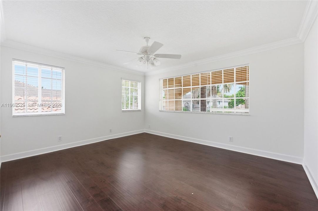 Activo con contrato: $1,400,000 (7 camas, 4 baños, 4094 Pies cuadrados)