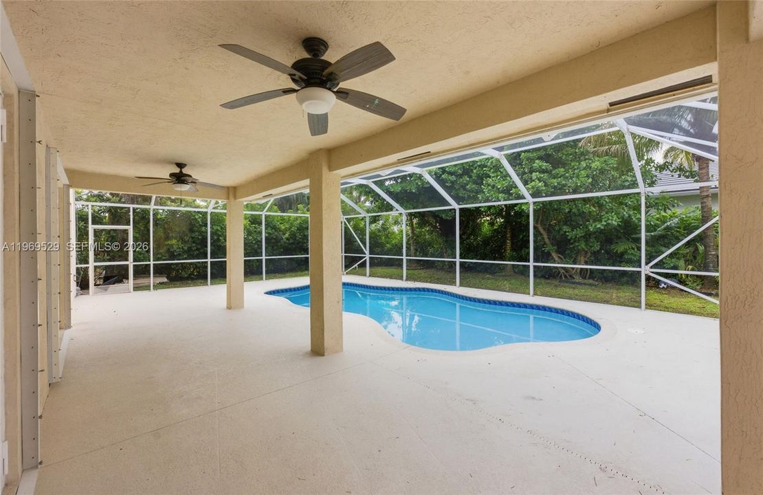 Activo con contrato: $1,400,000 (7 camas, 4 baños, 4094 Pies cuadrados)
