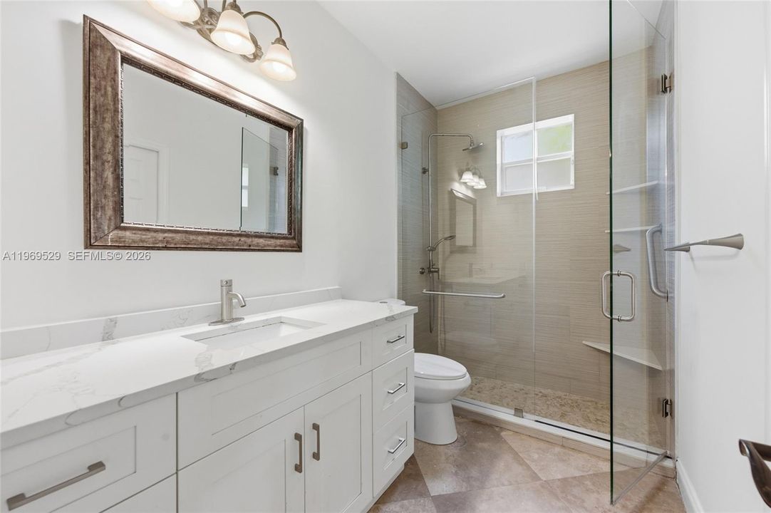Activo con contrato: $1,400,000 (7 camas, 4 baños, 4094 Pies cuadrados)