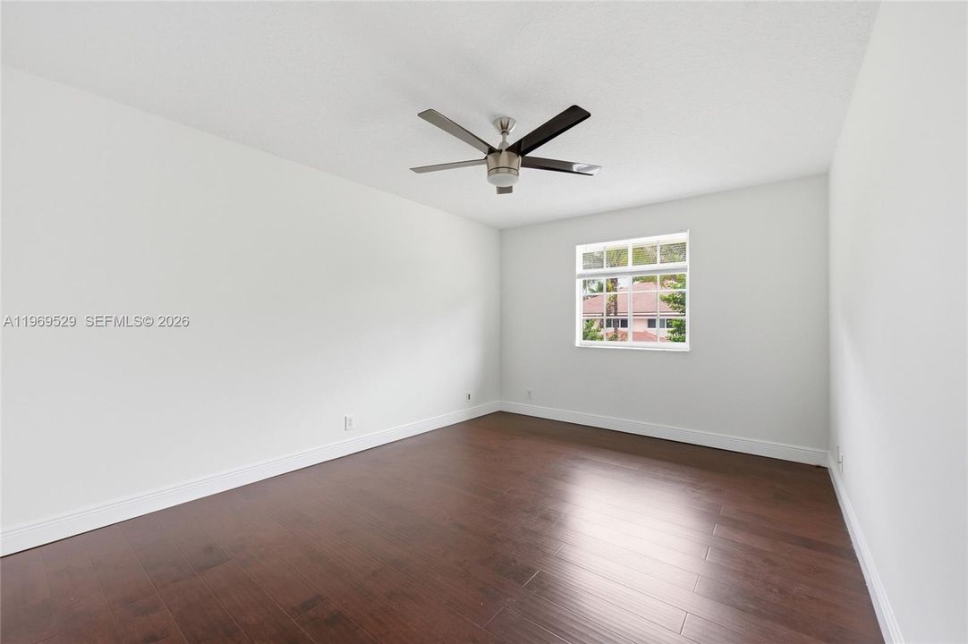 Activo con contrato: $1,400,000 (7 camas, 4 baños, 4094 Pies cuadrados)