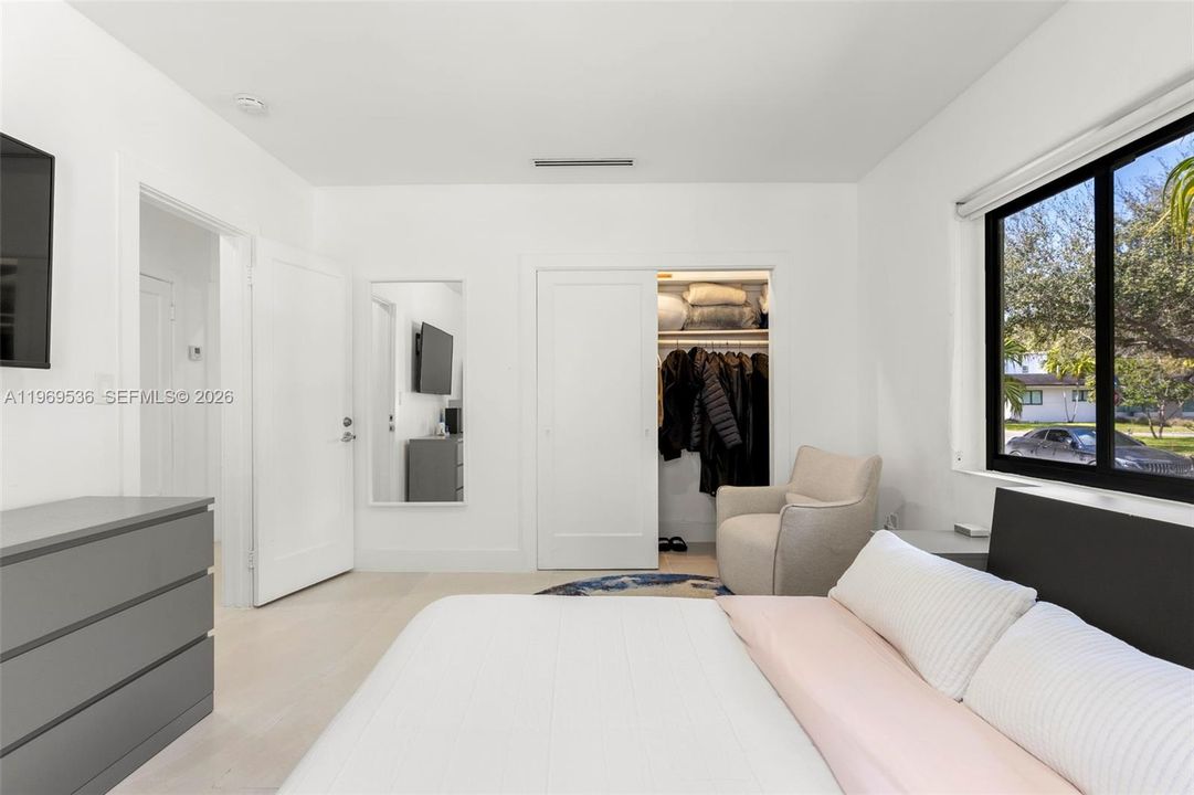 En Venta: $1,799,000 (4 camas, 3 baños, 2310 Pies cuadrados)