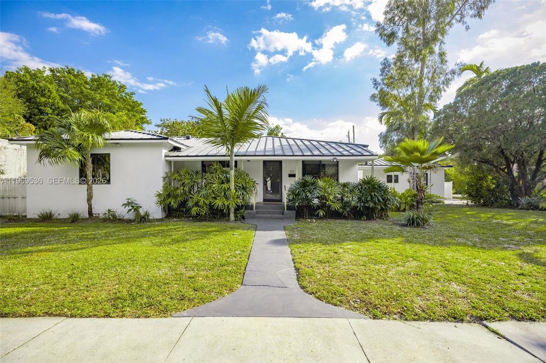 En Venta: $1,799,000 (4 camas, 3 baños, 2310 Pies cuadrados)