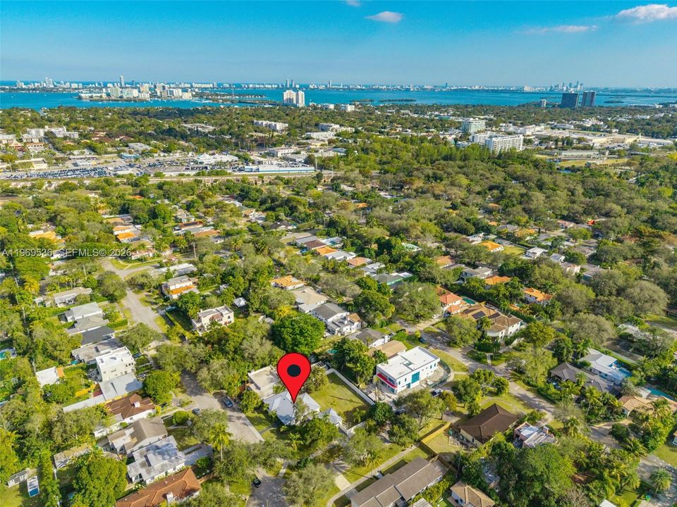 En Venta: $1,799,000 (4 camas, 3 baños, 2310 Pies cuadrados)