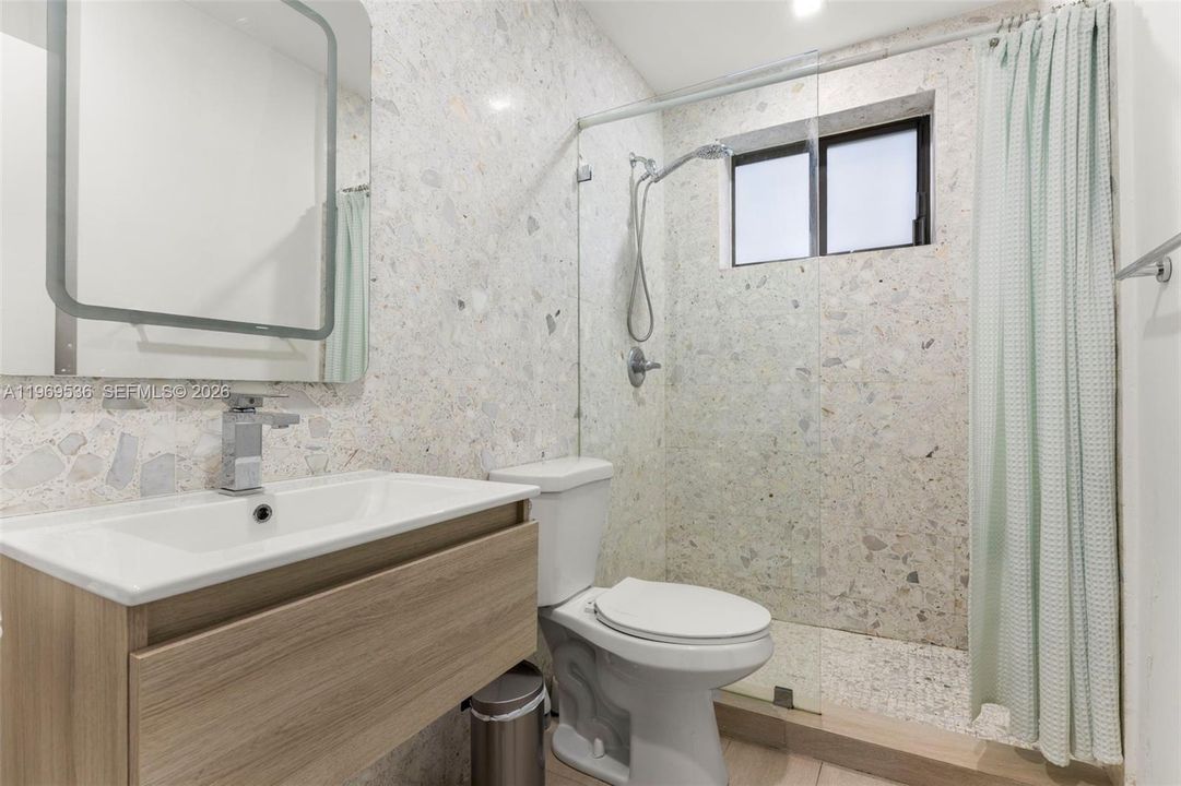En Venta: $1,799,000 (4 camas, 3 baños, 2310 Pies cuadrados)