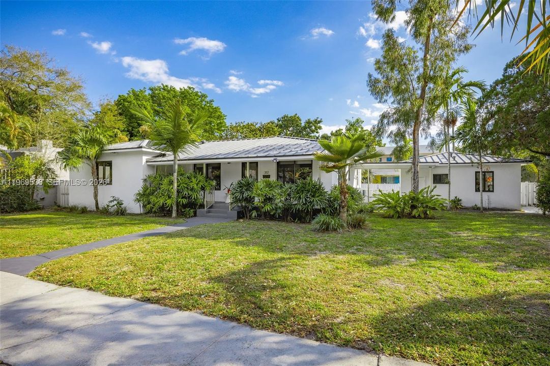 En Venta: $1,799,000 (4 camas, 3 baños, 2310 Pies cuadrados)