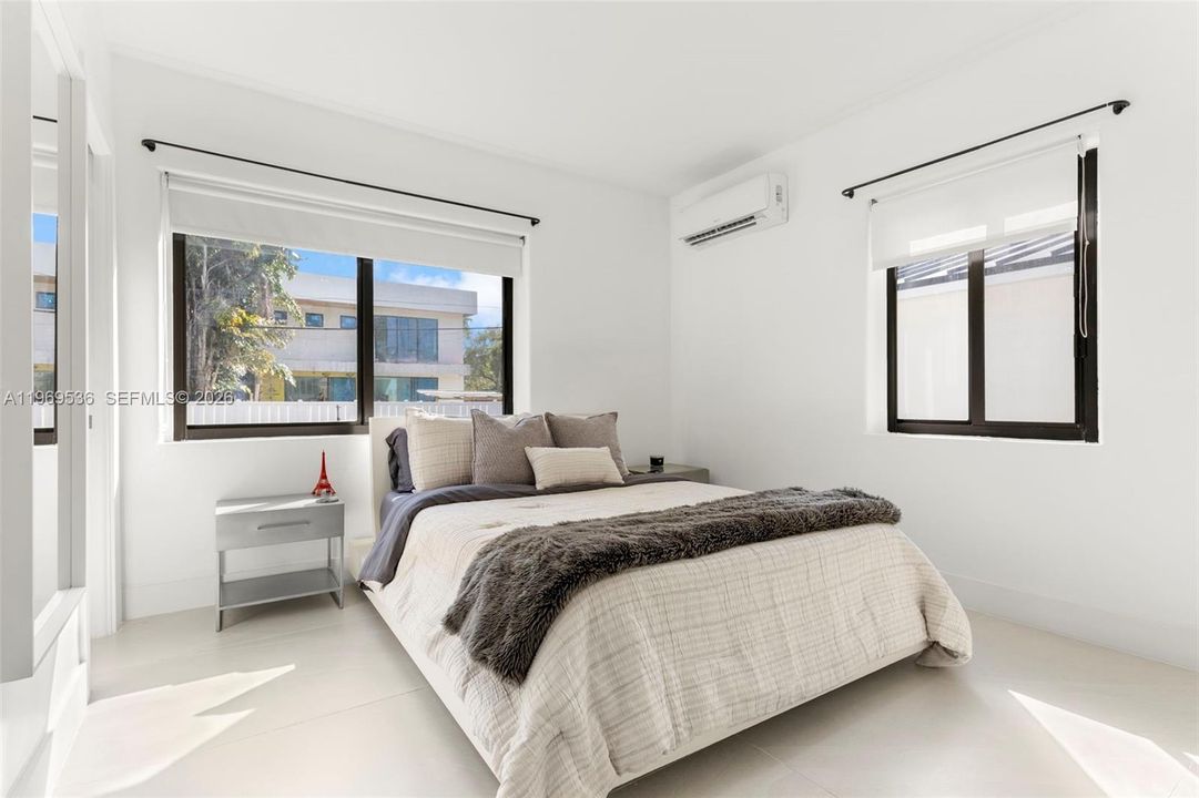 En Venta: $1,799,000 (4 camas, 3 baños, 2310 Pies cuadrados)