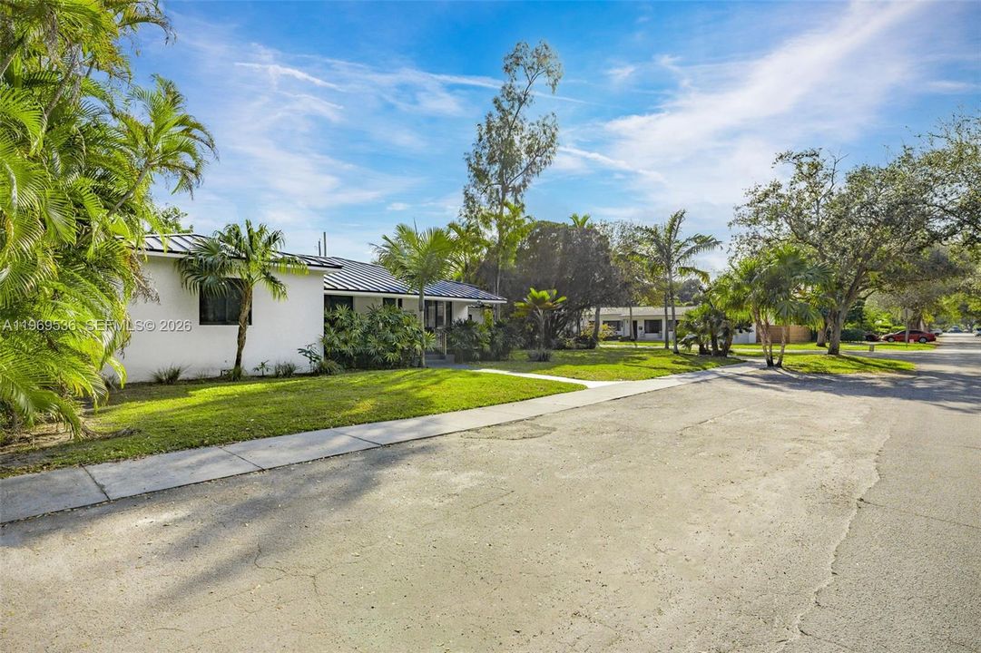 En Venta: $1,799,000 (4 camas, 3 baños, 2310 Pies cuadrados)