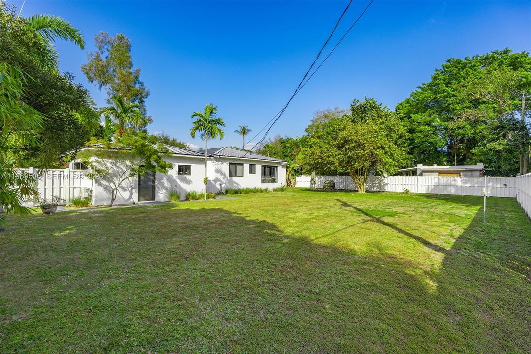 En Venta: $1,799,000 (4 camas, 3 baños, 2310 Pies cuadrados)
