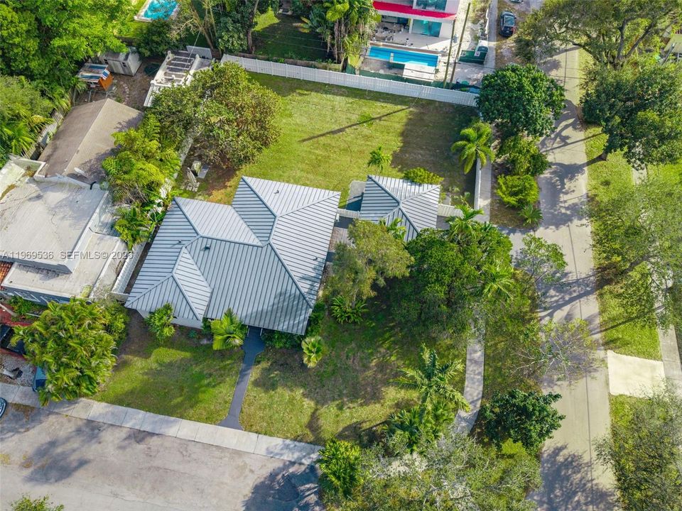 En Venta: $1,799,000 (4 camas, 3 baños, 2310 Pies cuadrados)