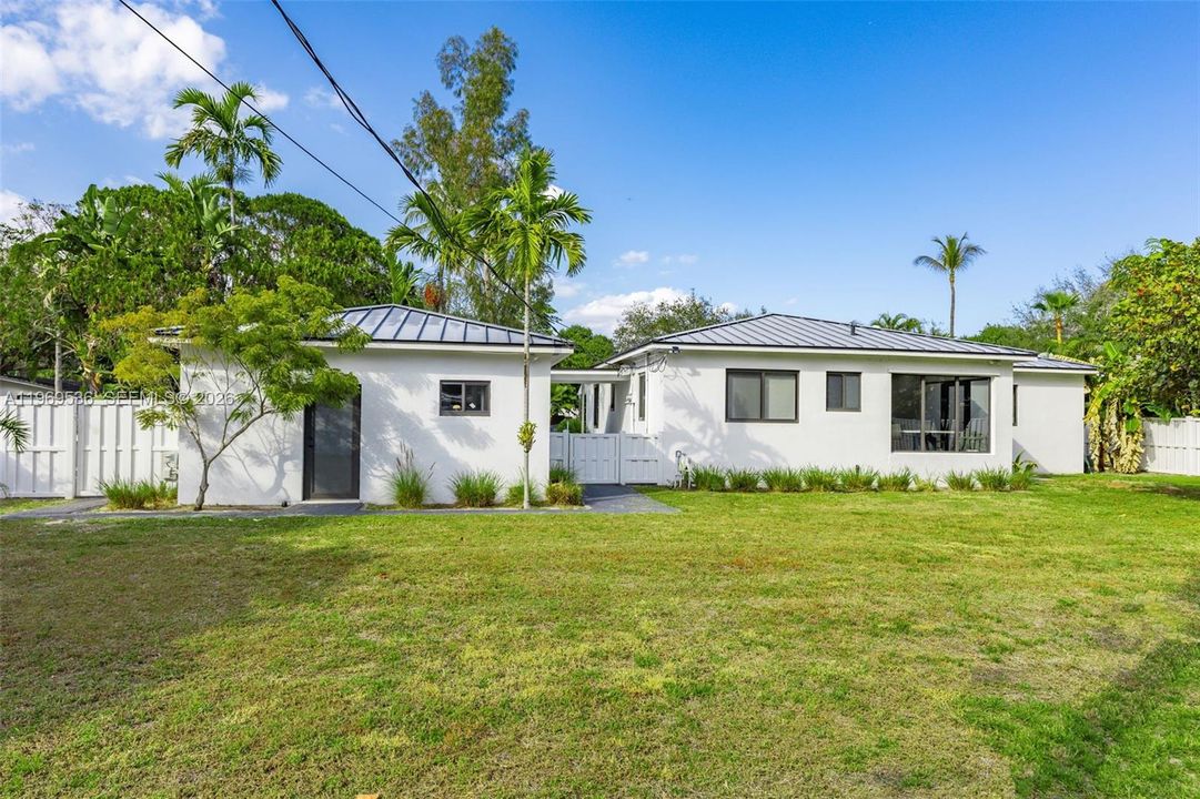 En Venta: $1,799,000 (4 camas, 3 baños, 2310 Pies cuadrados)