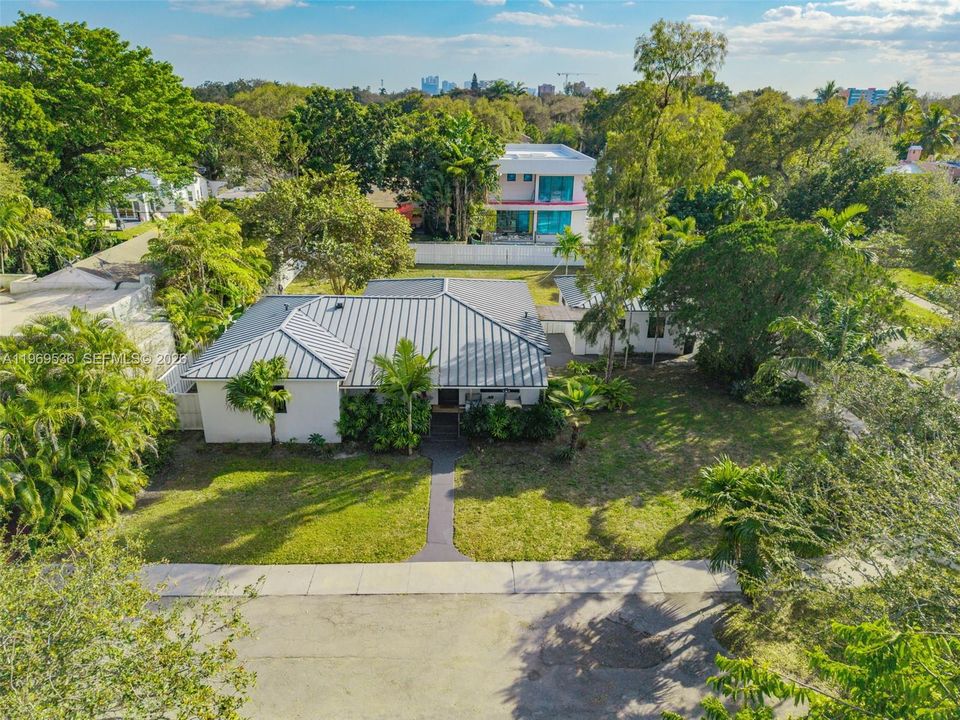 En Venta: $1,799,000 (4 camas, 3 baños, 2310 Pies cuadrados)