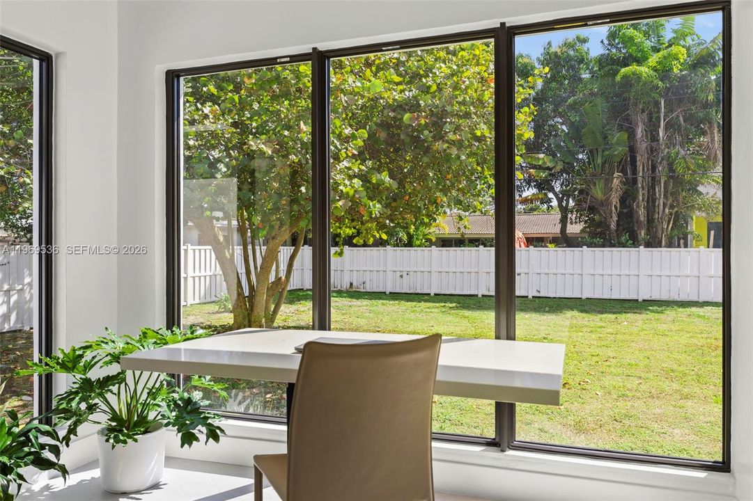 En Venta: $1,799,000 (4 camas, 3 baños, 2310 Pies cuadrados)
