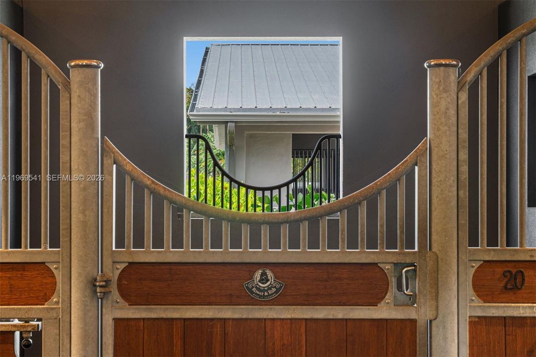Rower & Rub stalls.