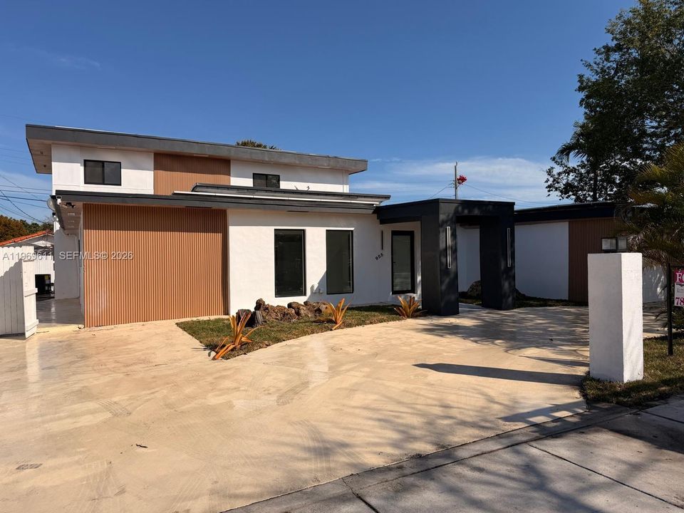 Недавно продано: $850,000 (5 спален, 5 ванн, 3002 Квадратных фут)