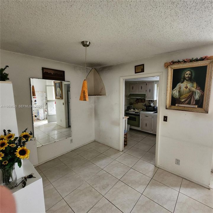 Recently Sold: $52,500 (1 beds, 1 baths, 662 Square Feet)
