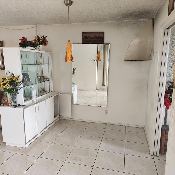 Recently Sold: $52,500 (1 beds, 1 baths, 662 Square Feet)
