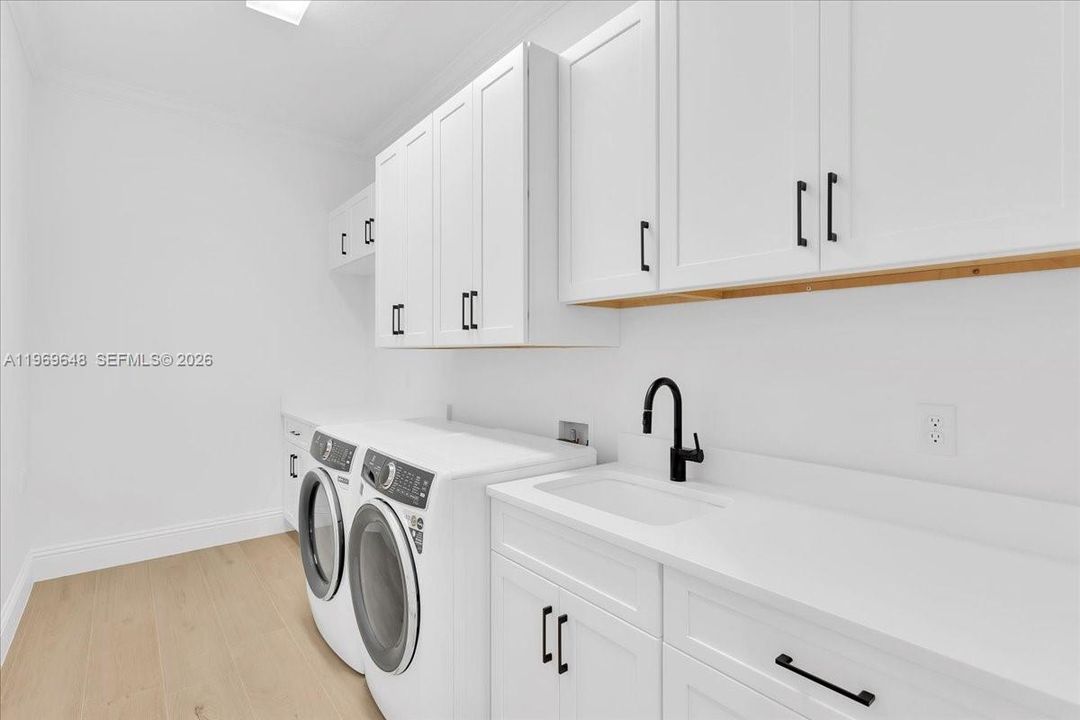 For Sale: $1,099,000 (3 beds, 3 baths, 3659 Square Feet)