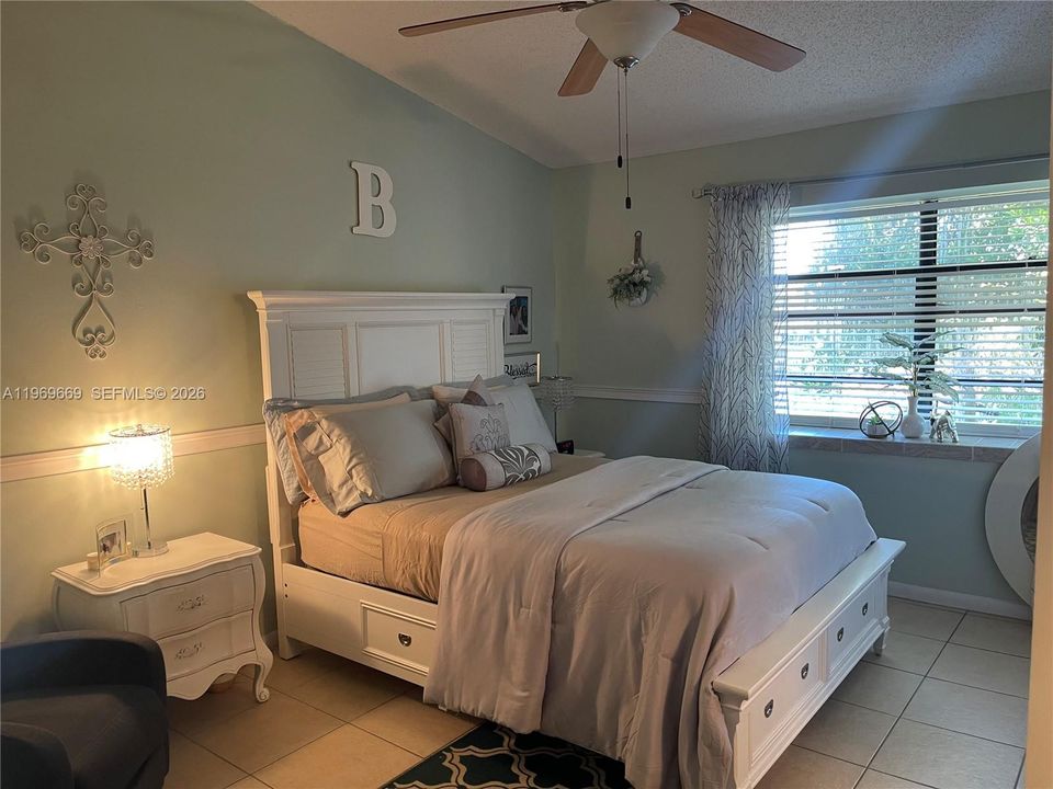 En Venta: $319,900 (2 camas, 2 baños, 1332 Pies cuadrados)