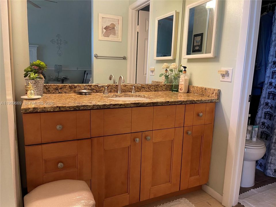 En Venta: $319,900 (2 camas, 2 baños, 1332 Pies cuadrados)