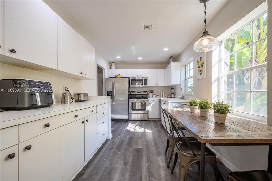 For Sale: $644,900 (3 beds, 2 baths, 1790 Square Feet)