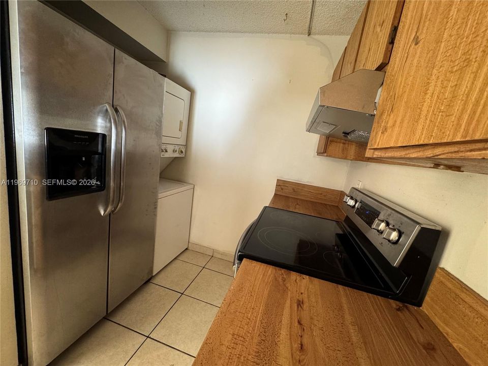 For Sale: $159,000 (2 beds, 2 baths, 768 Square Feet)