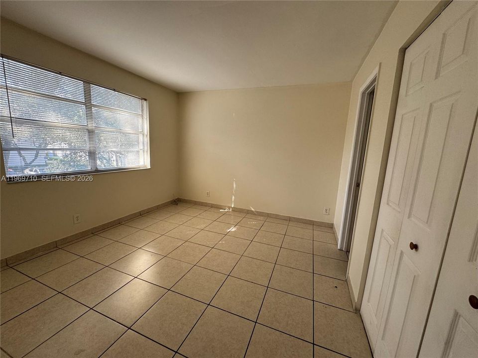 For Sale: $159,000 (2 beds, 2 baths, 768 Square Feet)