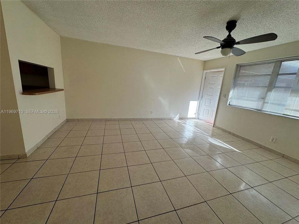 For Sale: $159,000 (2 beds, 2 baths, 768 Square Feet)