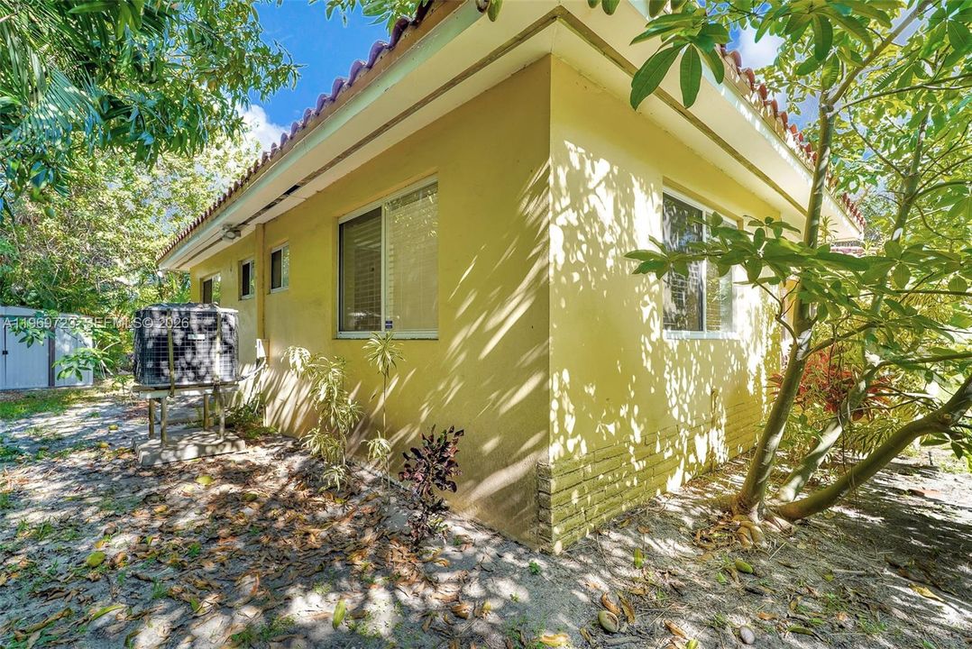 For Sale: $995,000 (0 beds, 0 baths, 1800 Square Feet)