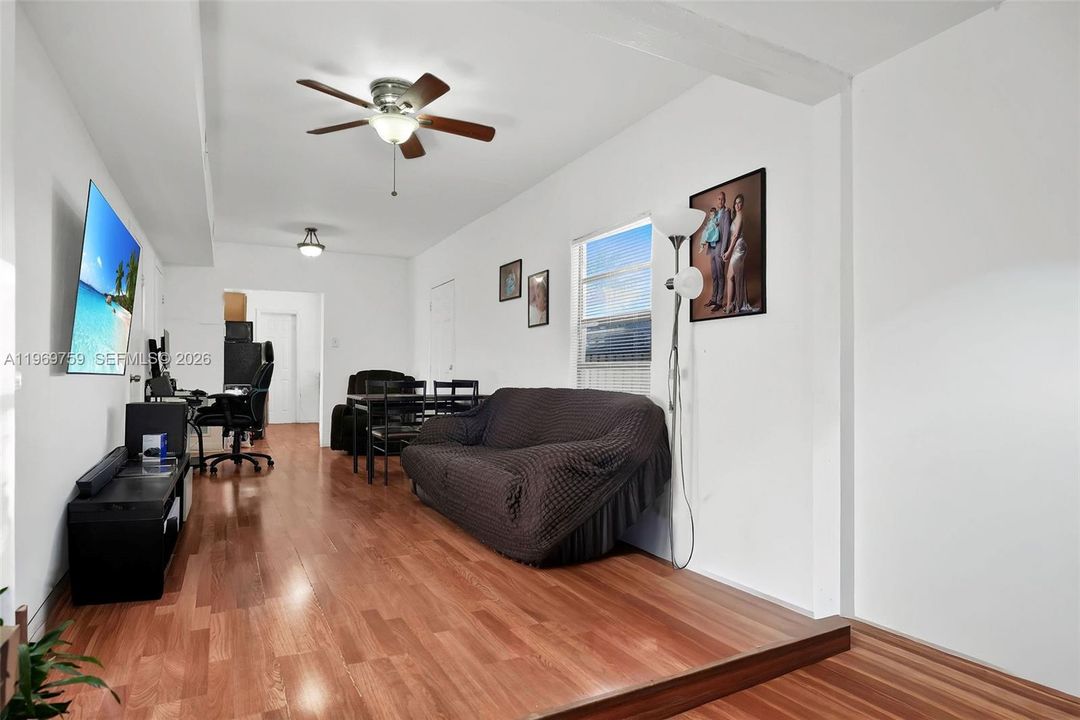 For Sale: $500,000 (4 beds, 3 baths, 2220 Square Feet)