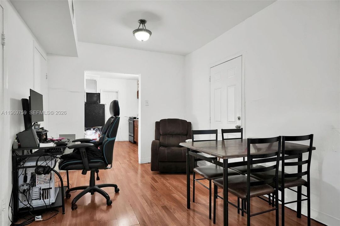 For Sale: $500,000 (4 beds, 3 baths, 2220 Square Feet)