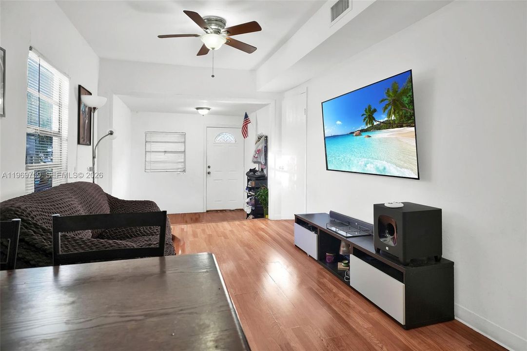 For Sale: $500,000 (4 beds, 3 baths, 2220 Square Feet)