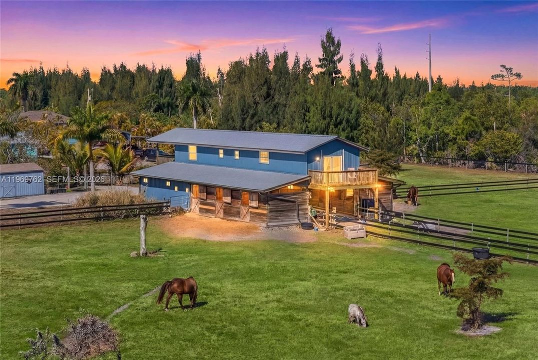 На продажу: $898,000 (2 спален, 1 ванн, 1188 Квадратных фут)