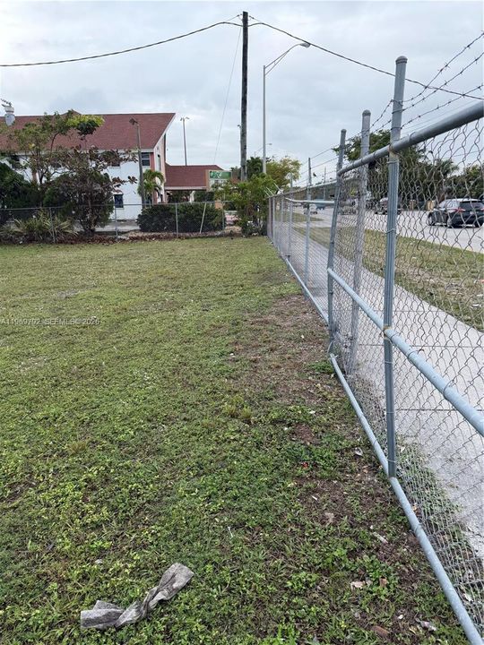 En Venta: $399,900 (0.23 acres)