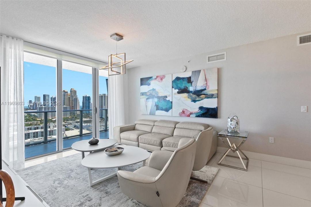 For Sale: $1,210,000 (2 beds, 3 baths, 1541 Square Feet)