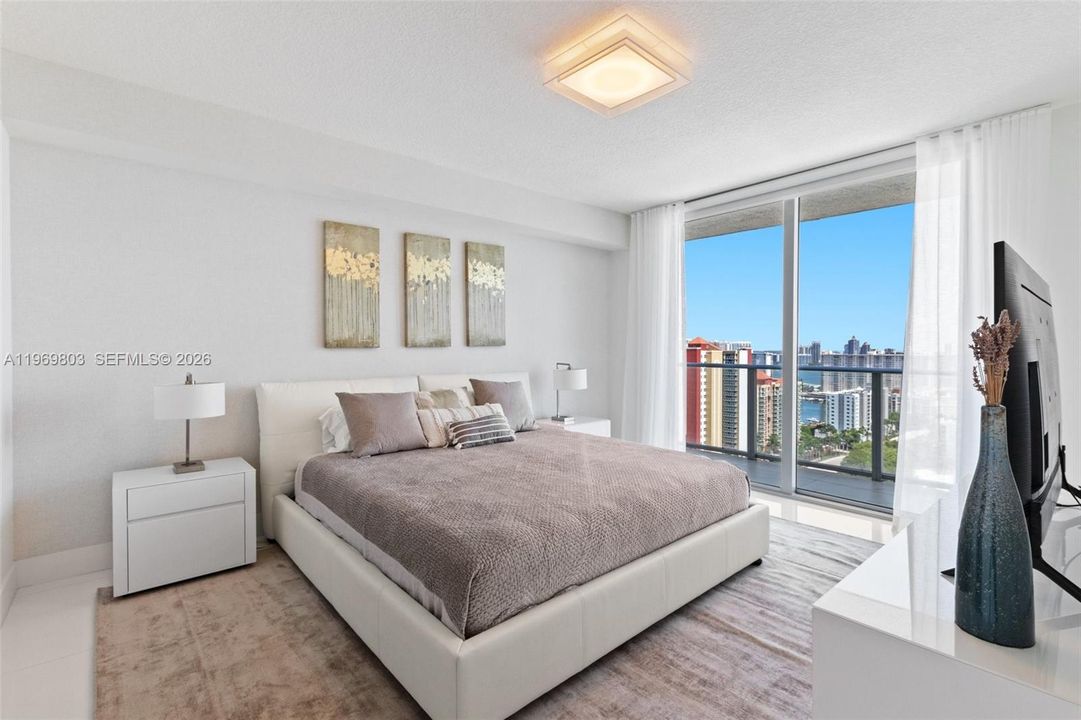 For Sale: $1,210,000 (2 beds, 3 baths, 1541 Square Feet)