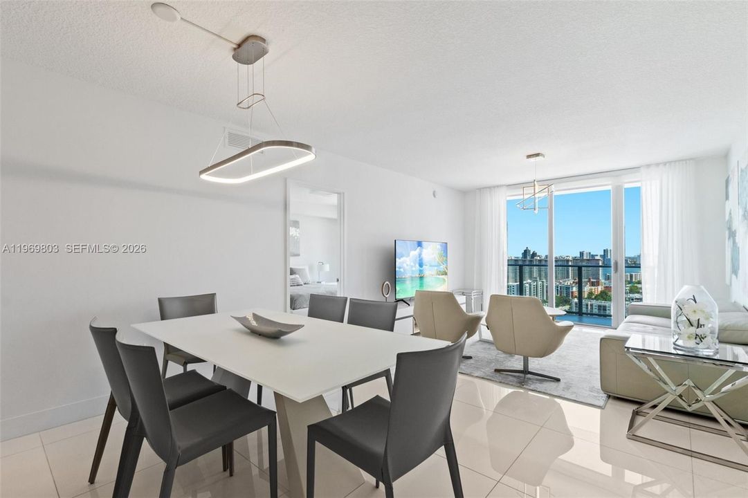 For Sale: $1,210,000 (2 beds, 3 baths, 1541 Square Feet)