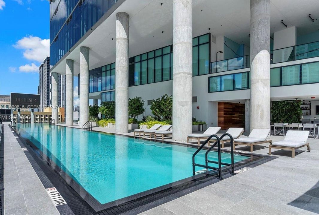 En Venta: $1,385,000 (2 camas, 2 baños, 818 Pies cuadrados)