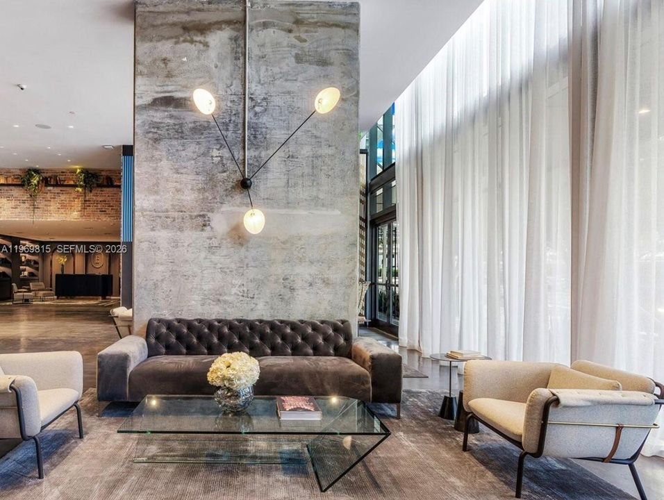 En Venta: $1,385,000 (2 camas, 2 baños, 818 Pies cuadrados)
