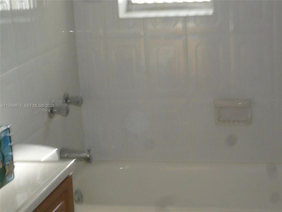Vendido Recientemente: $524,900 (4 camas, 2 baños, 1656 Pies cuadrados)