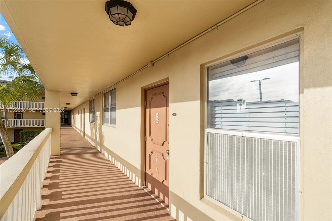 For Sale: $78,900 (2 beds, 2 baths, 880 Square Feet)