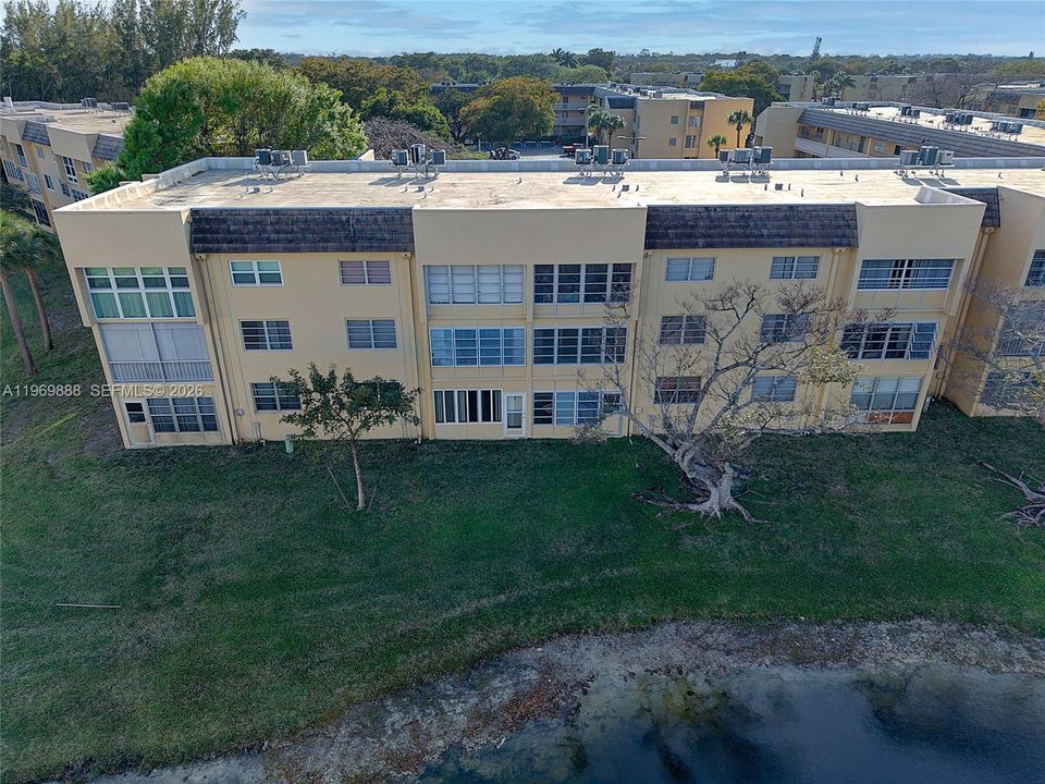 For Sale: $78,900 (2 beds, 2 baths, 880 Square Feet)